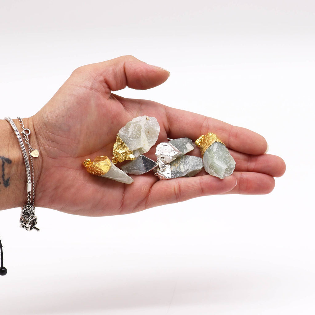 6x Colgantes de jade indio bañados en oro y plata (6 unidades surtidas)