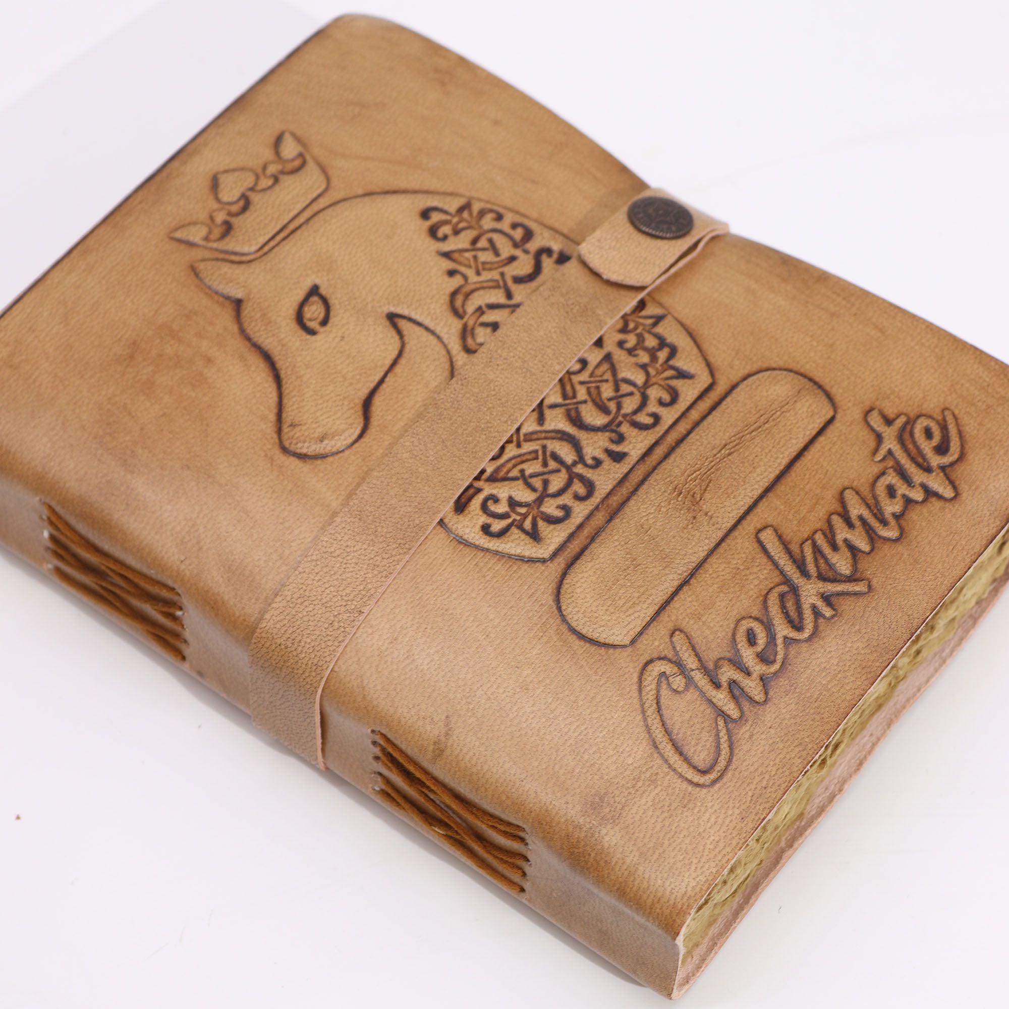 Caderno Checkmate - Castanho Claro com Bordas Desgastadas