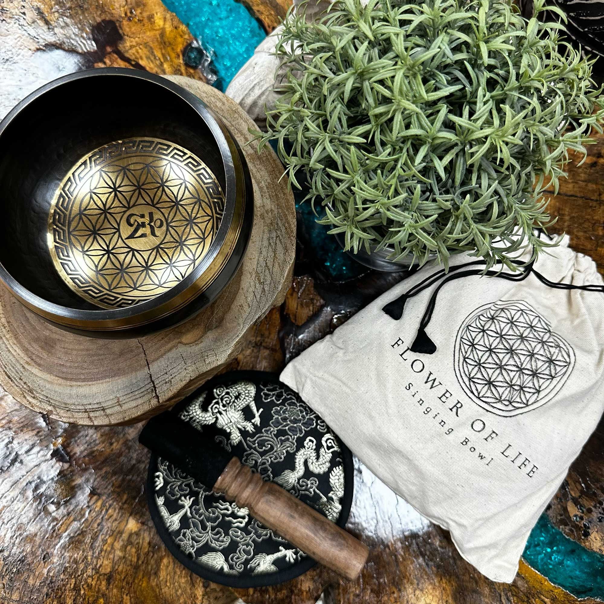 Conjunto de oferta de taça tibetana tibetana gravada e batida à mão - 14 cm - Flor da Vida