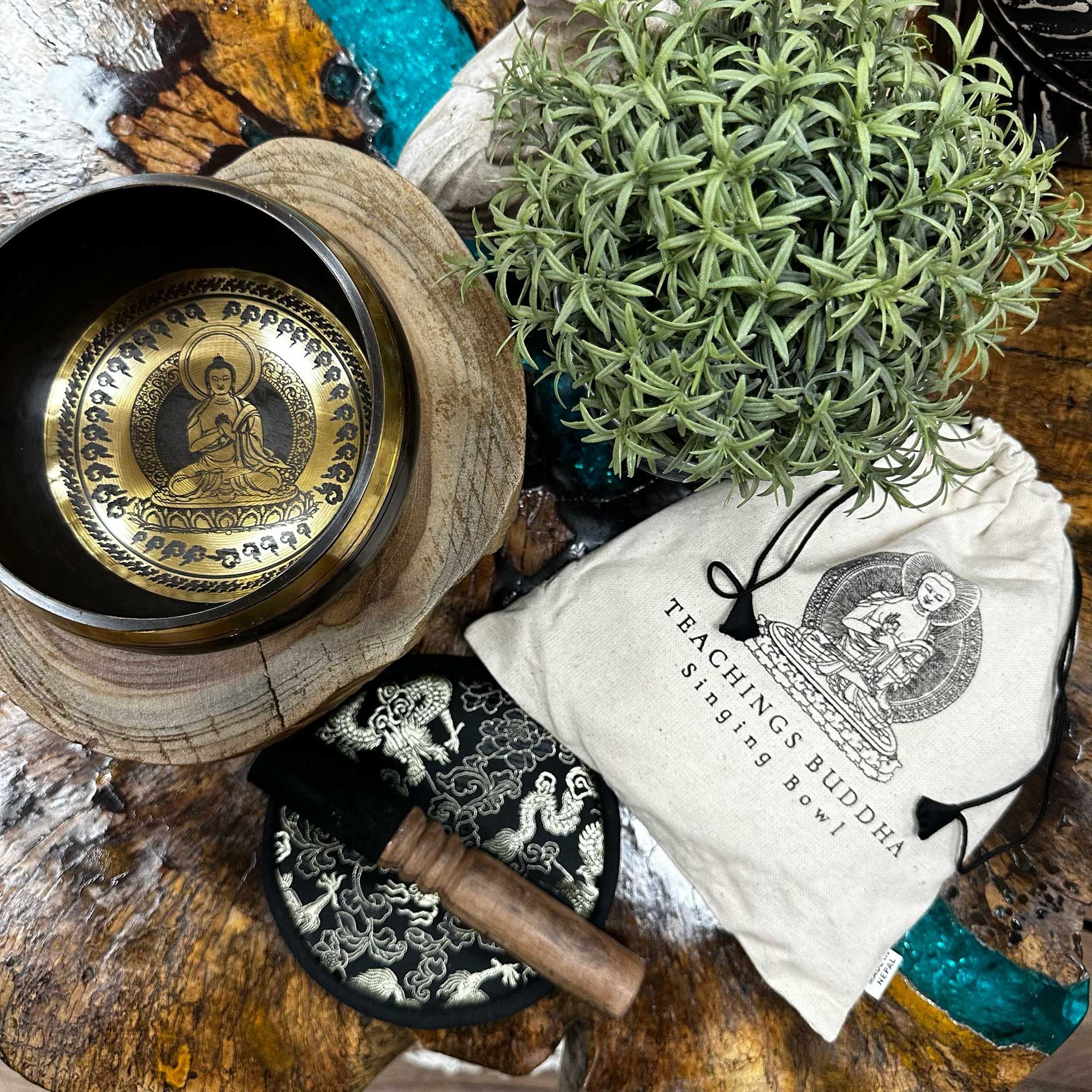 Conjunto de taça tibetana para oferta, gravada e batida à mão - 14 cm - Ensinamentos de Buda