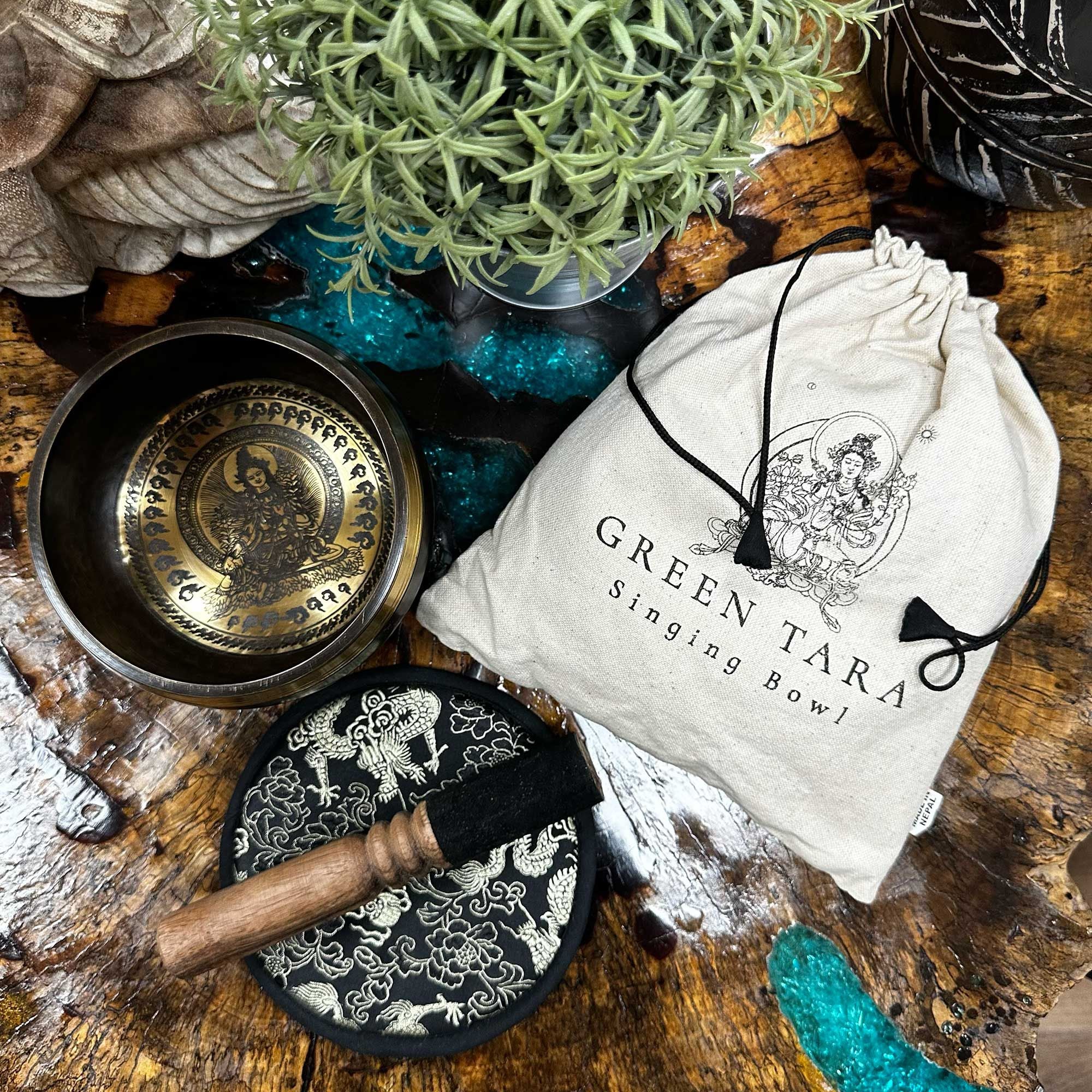 Conjunto de oferta de taça tibetana para canto, batida e gravada à mão - 14 cm - Tara Verde