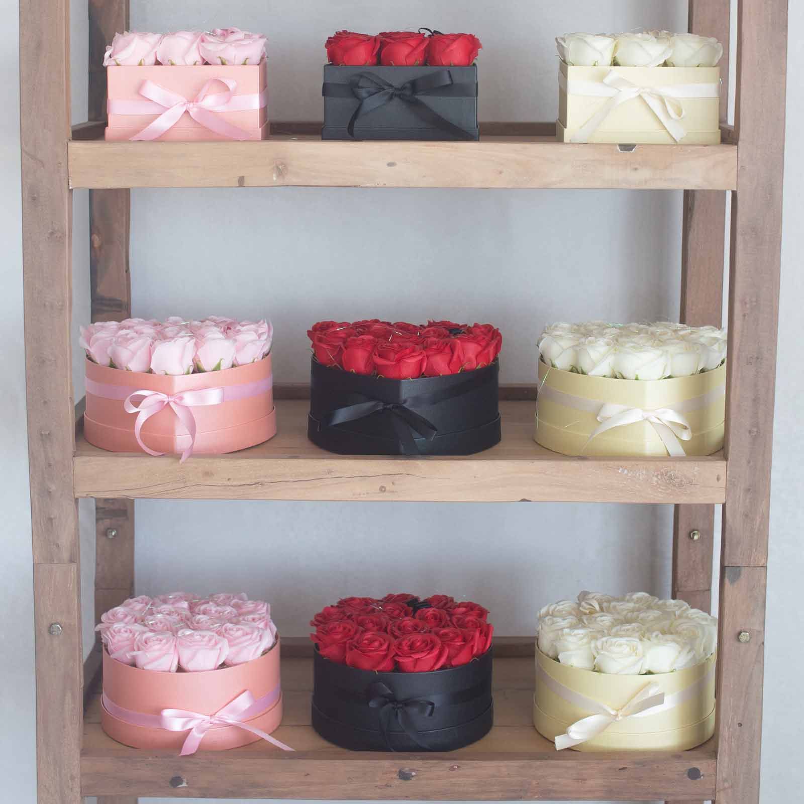 Caixa de Oferta - Flor de Sabonete 9 Rosas Rosas - Quadrada