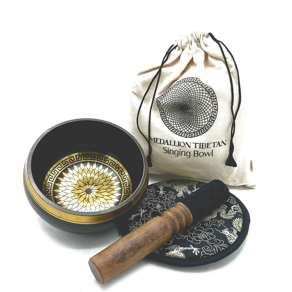 Conjunto de oferta de taça tibetana gravada e batida à mão - 14 cm - Medalhões redondos