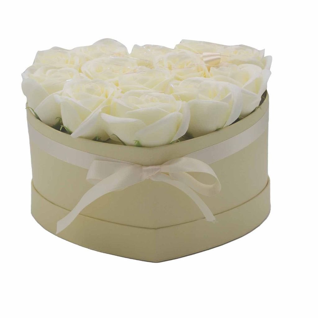 Caixa Presente - Flor de Sabonete 13 Rosas Creme - coração