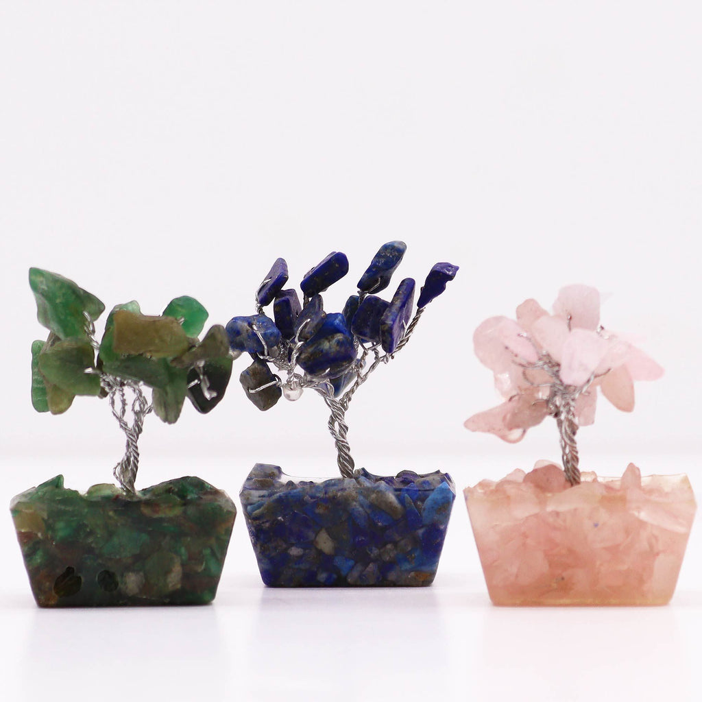 12 Mini árboles de piedras preciosas sobre base de orgonita - Mezcla Surtida (15 piedras)