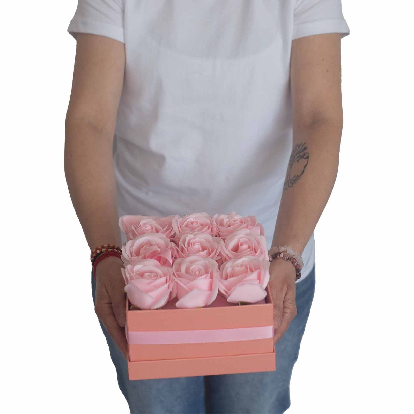 Caixa de oferta - Flor de sabão 14 rosas cor-de-rosa - redonda