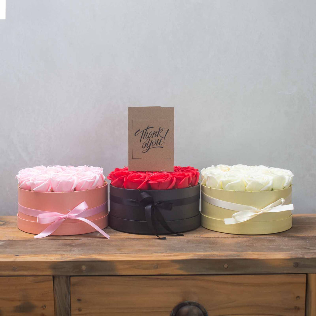 Caixa de Oferta - Flor de Sabonete 9 Rosas Rosas - Quadrada